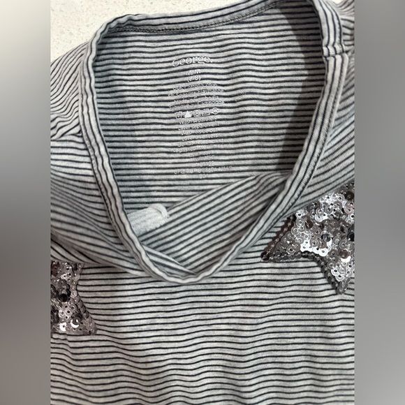 đGeorge: Girls Long Sleeve Shirt with Star Embellishments -Size Mđ - Picture 3 of 3